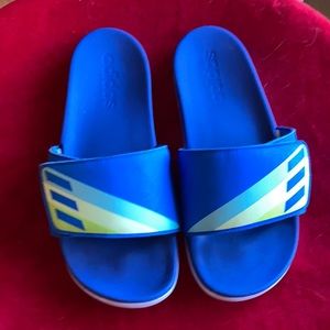 Adidas Blue multicolor slides.  Great condition. men’s size 6 women’s size 7.5